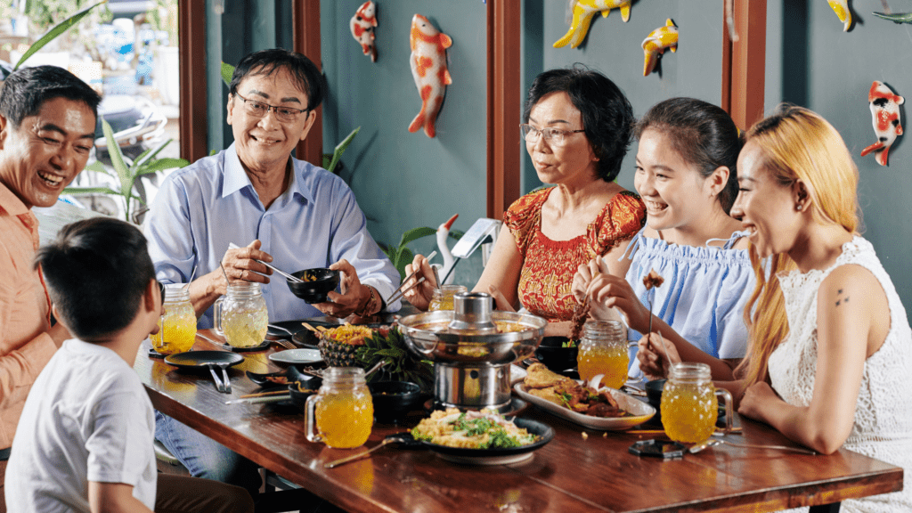 keluarga yang bahagia karena merasakan manfaat jelly gamat